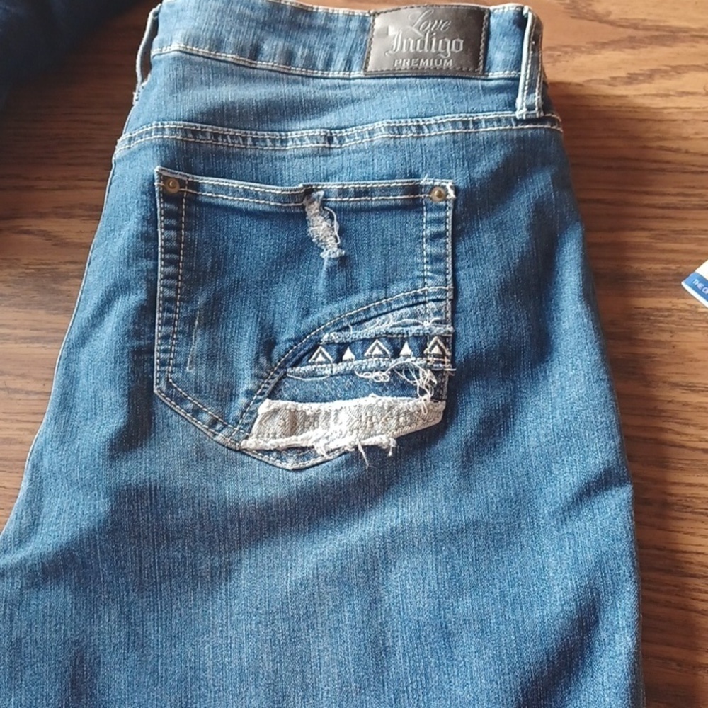 Love Indigo Premium Capri length jeans, distressed, Native detailing, size 16
